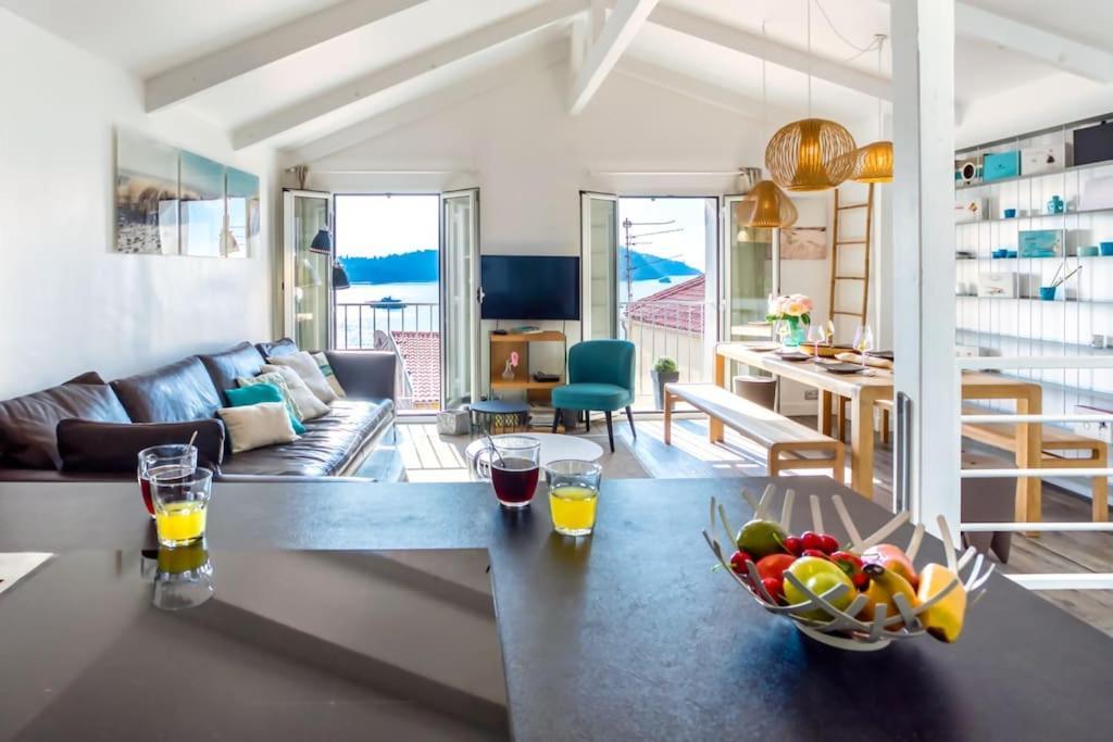 #40 Bright Sea View Suite For 6 2Mins Walk Port & Sea Villefranche-sur-Mer Luaran gambar