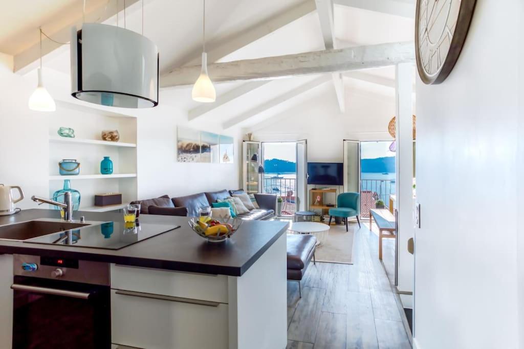 #40 Bright Sea View Suite For 6 2Mins Walk Port & Sea Villefranche-sur-Mer Luaran gambar