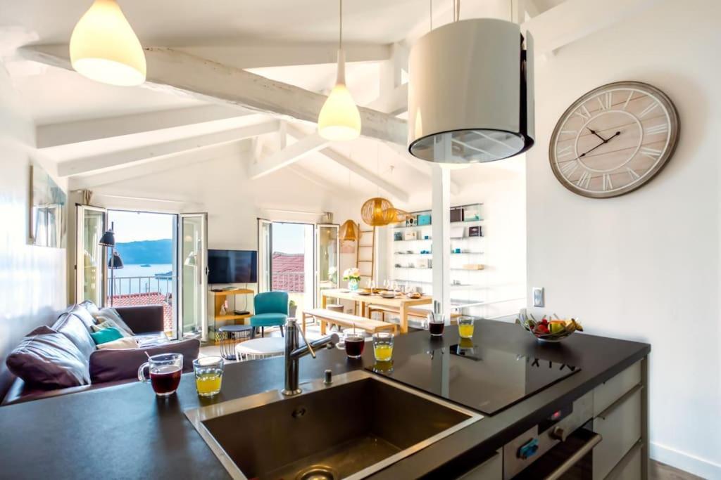 #40 Bright Sea View Suite For 6 2Mins Walk Port & Sea Villefranche-sur-Mer Luaran gambar