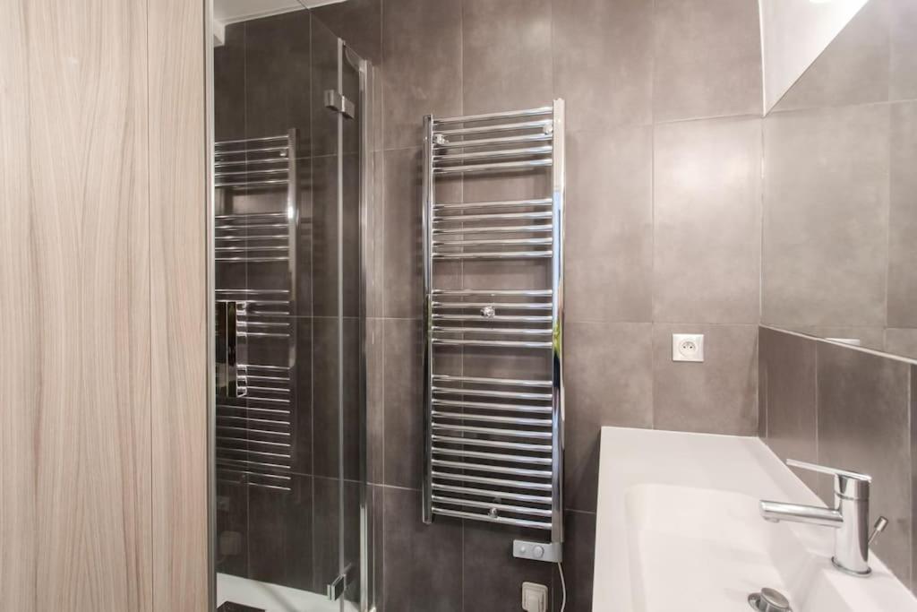 #40 Bright Sea View Suite For 6 2Mins Walk Port & Sea Villefranche-sur-Mer Luaran gambar