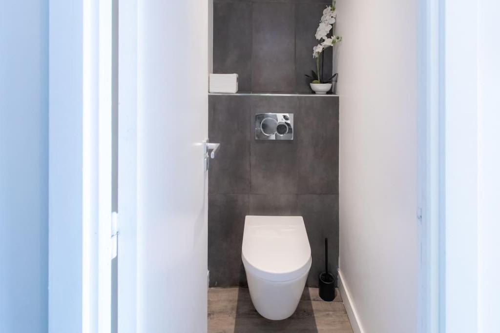#40 Bright Sea View Suite For 6 2Mins Walk Port & Sea Villefranche-sur-Mer Luaran gambar